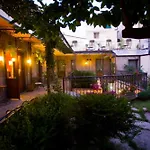 Pace Hotel *